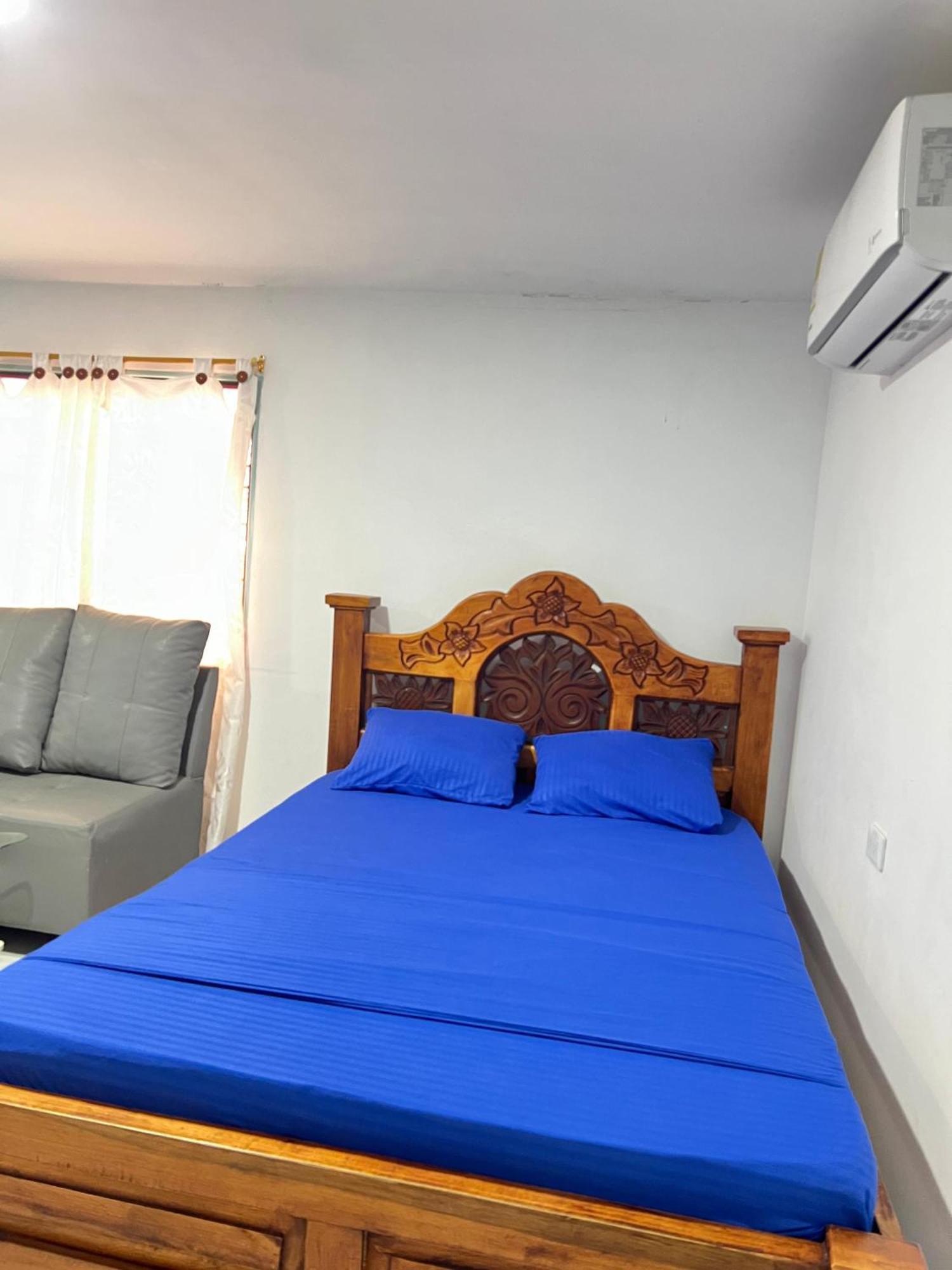 Hotel 7 Кукута Экстерьер фото